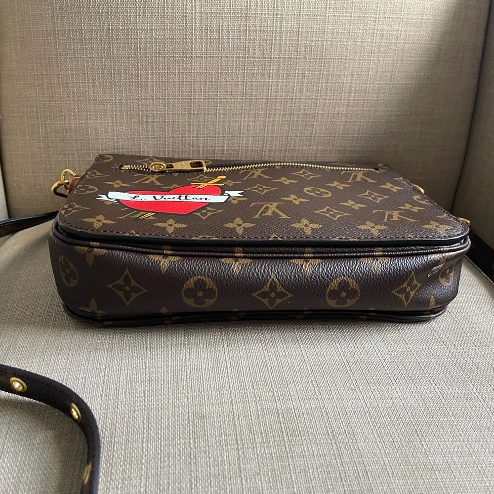 Limited Edition 
Louis Vuitton Pochette Metis Patches Bag - Picture 5 of 8